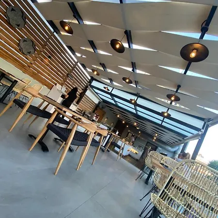 Indigo Hotel 4*