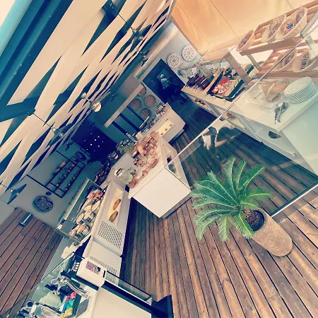 Indigo Hotel 4*