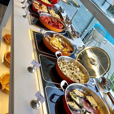 Indigo Hotel 4*