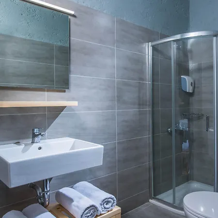 Indigo Hotel 4*